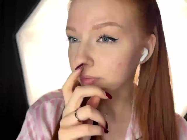 LyndseyShinkle live cam on BongaCams