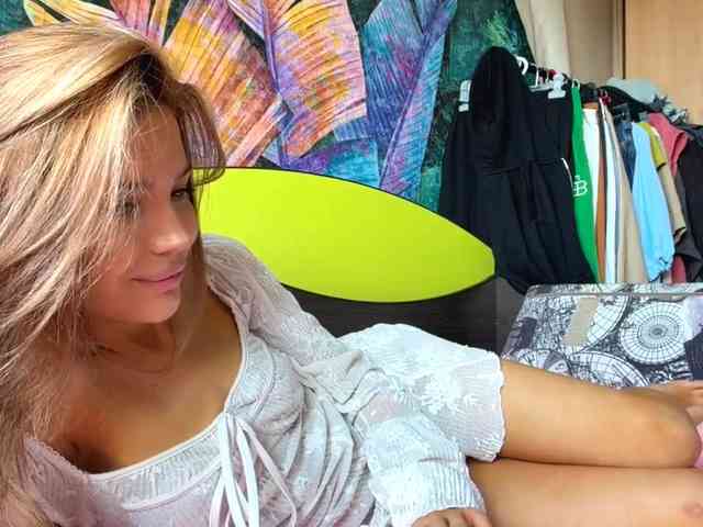 LyndseyShinkle webcam
