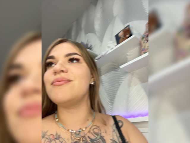 Ebiki live webcam show