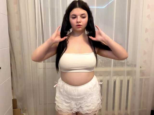 JuliannaHattier live cam on BongaCams