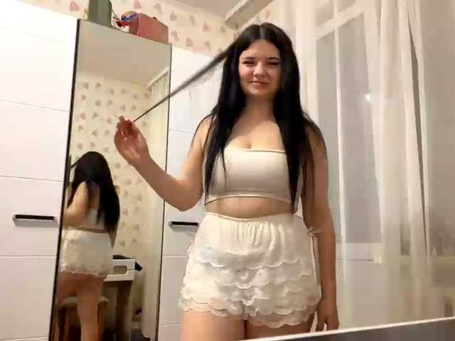 JuliannaHattier live cam on BongaCams
