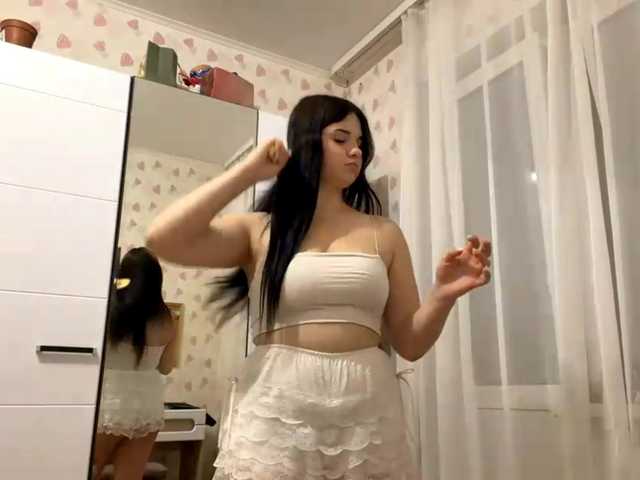 JuliannaHattier live cam on BongaCams
