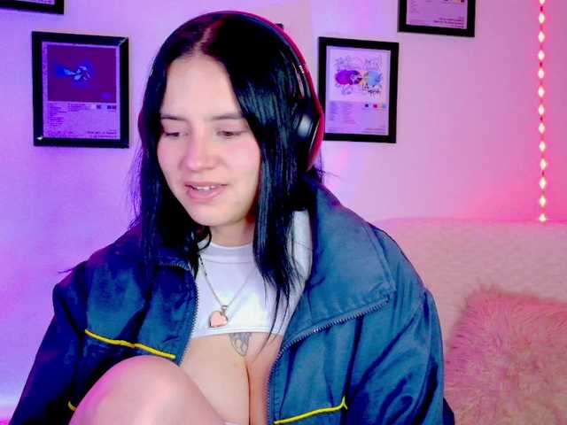 Zeninn live cam on BongaCams