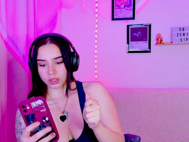 Zeninn live cam on BongaCams