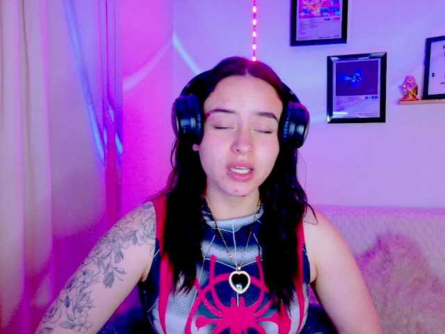 Zeninn live cam on BongaCams