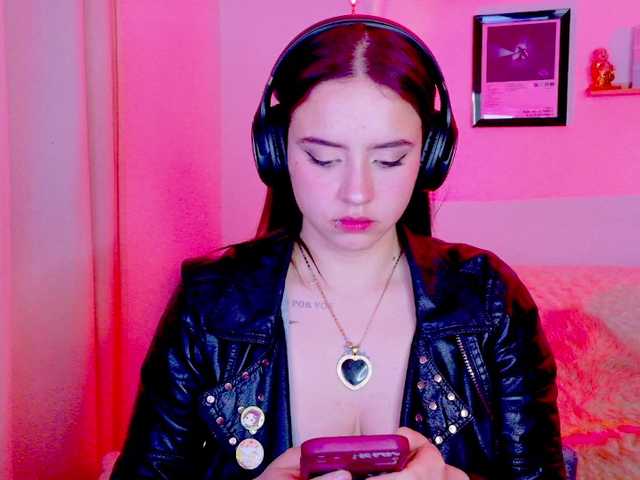 Zeninn live cam on BongaCams