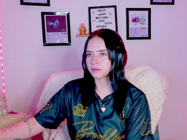 le modèle Zeninn est en webcam porno dans un show sur le site bongacams, il possède les tags suivants: White/Caucasian,Brunette,Shaved