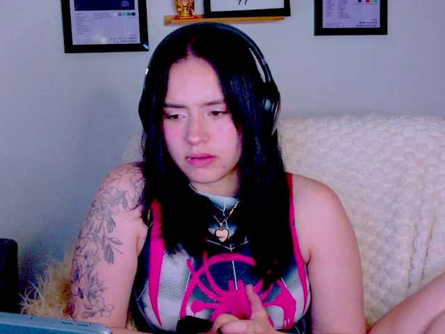 Zeninn live cam on BongaCams