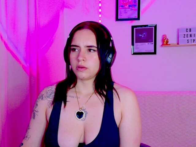 Zeninn live cam on BongaCams