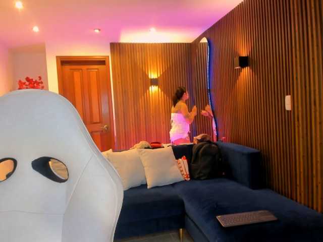 rachel-collins live cam on BongaCams