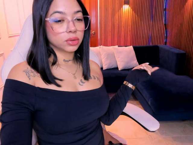 rachel-collins live cam on BongaCams