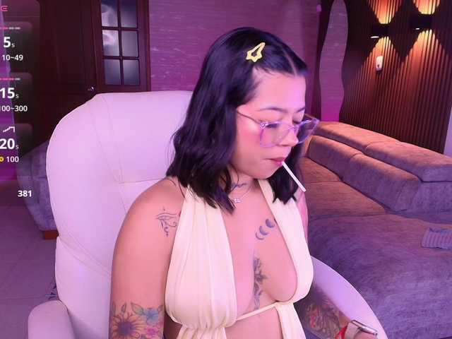 rachel-collins live cam on BongaCams