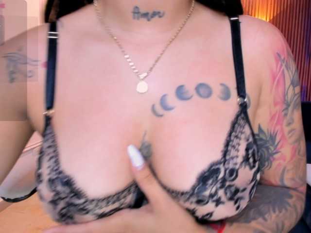 rachel-collins live cam on BongaCams