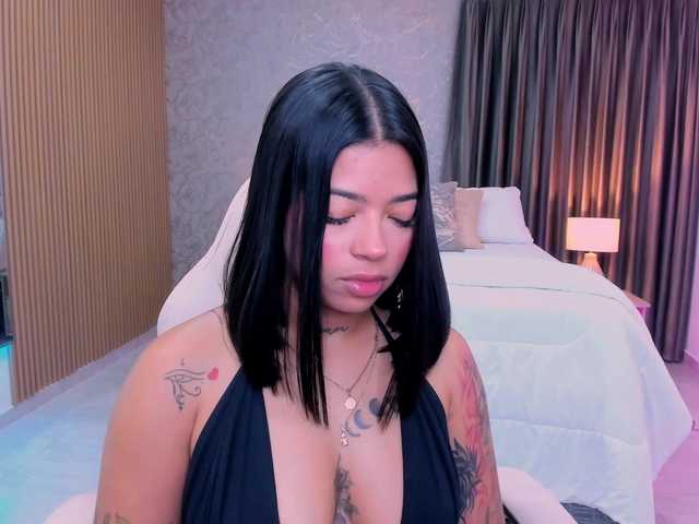 rachel-collins webcam bongacams model stream image