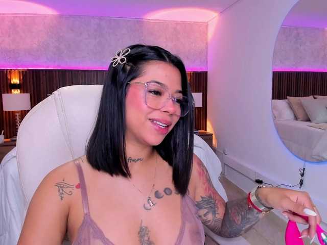 rachel-collins live cam preview