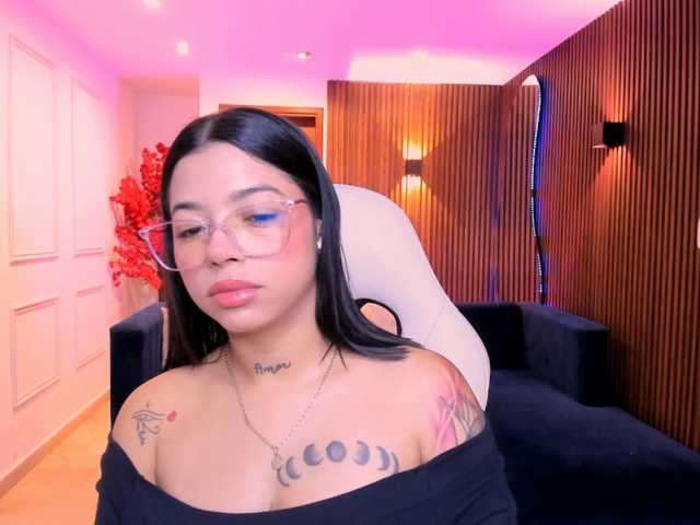 rachel-collins live cam on BongaCams