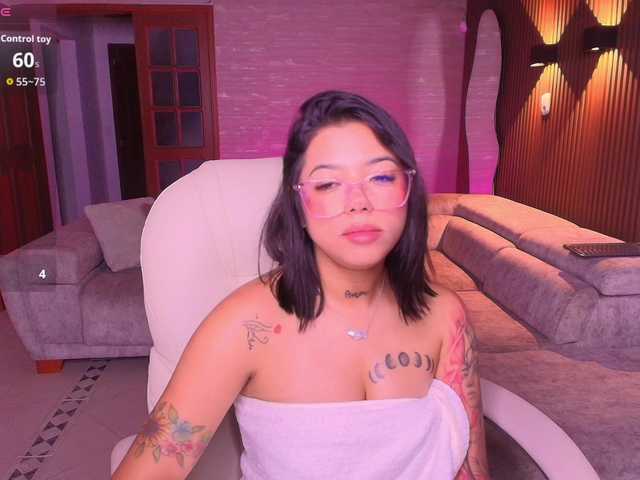rachel-collins live cam on BongaCams