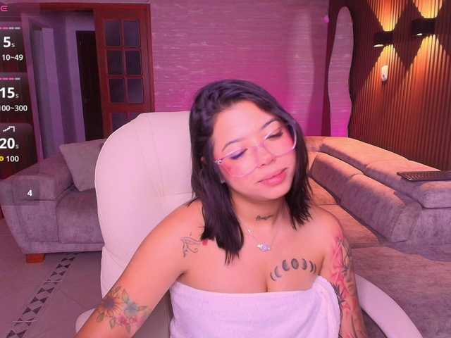 rachel-collins live cam on BongaCams