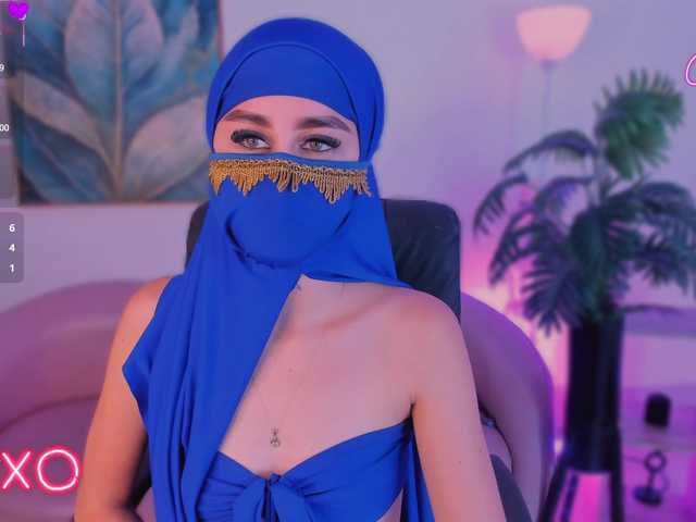 Alina-Malak live cam on