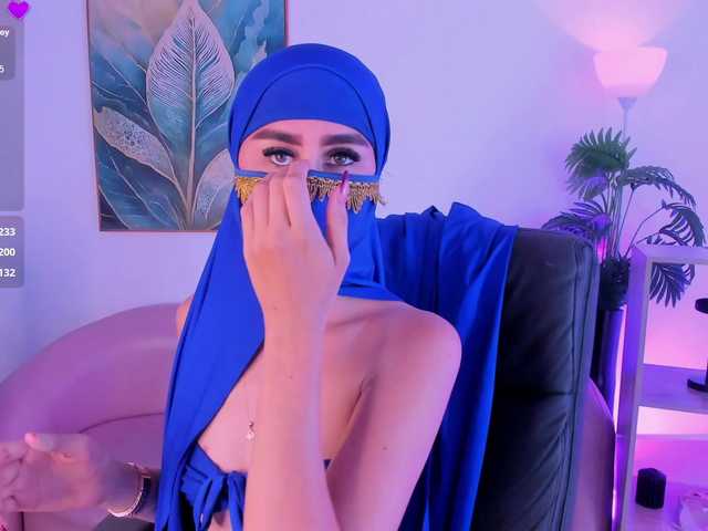 Alina-Malak live cam preview
