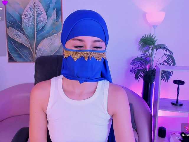 Alina-Malak live cam preview