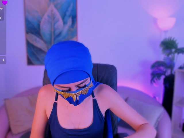 Alina-Malak live cam preview