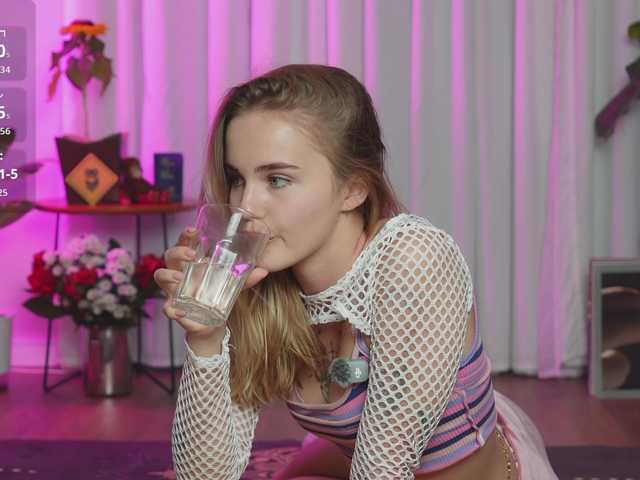 liavella live webcam show