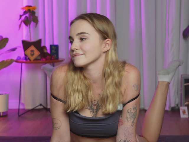liavella live cam on BongaCams
