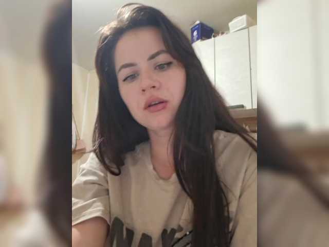 Evelina130399 live cam on BongaCams