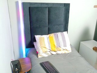 SpicedDove's Live Webcam