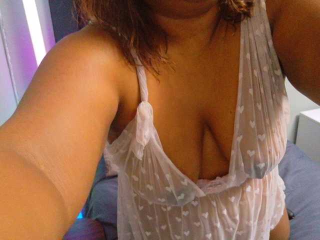SpicedDove live cam preview