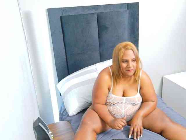 SpicedDove Live Webcam on BongaCams