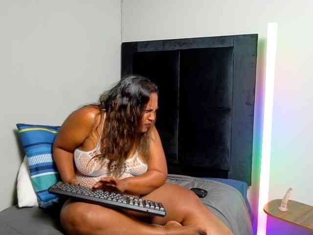 SpicedDove webcam