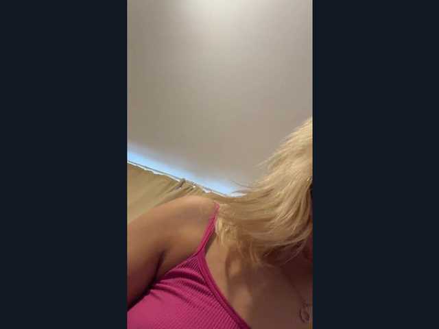 VenitaLia live cam on BongaCams