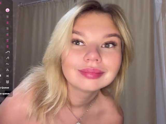 VenitaLia live cam on BongaCams