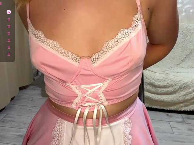 VenitaLia live cam on BongaCams