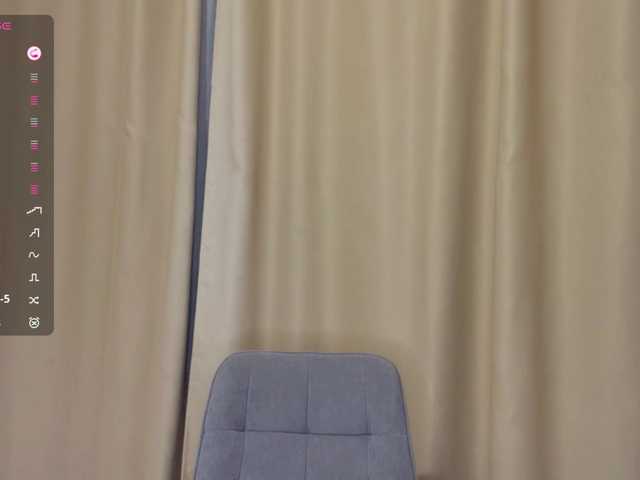 VenitaLia live cam on BongaCams