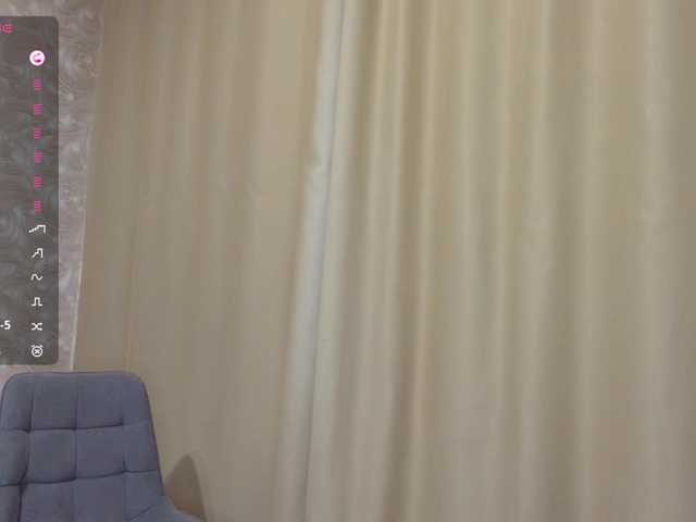 VenitaLia live cam on BongaCams