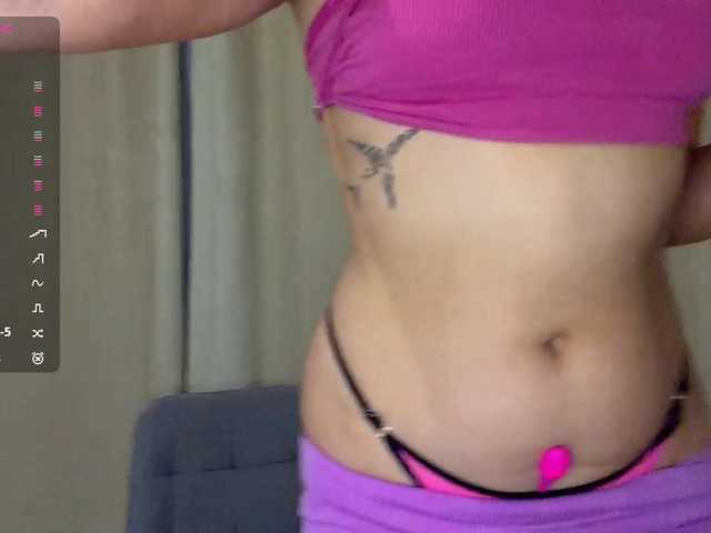 VenitaLia live cam on BongaCams