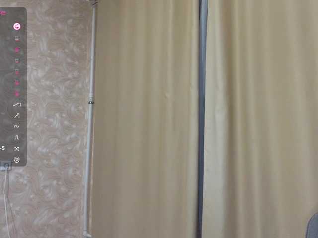 VenitaLia live cam on BongaCams