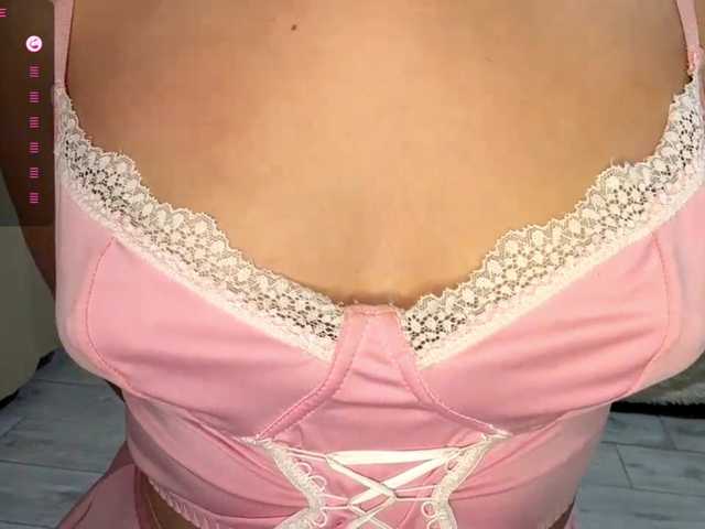 VenitaLia live cam on BongaCams
