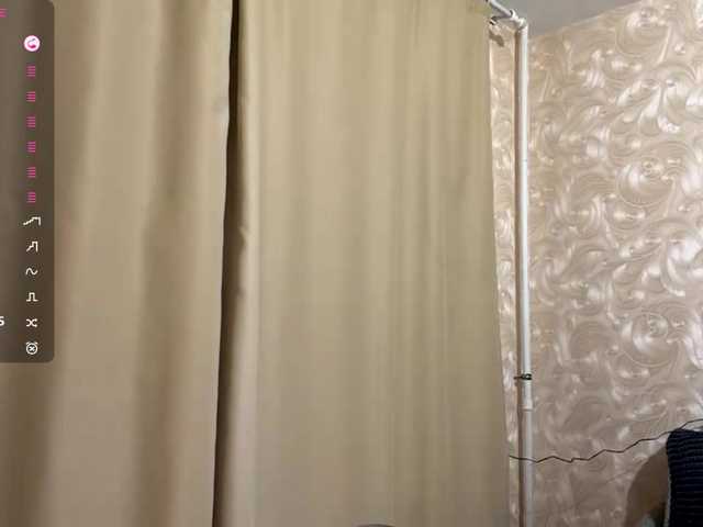 VenitaLia live cam on BongaCams