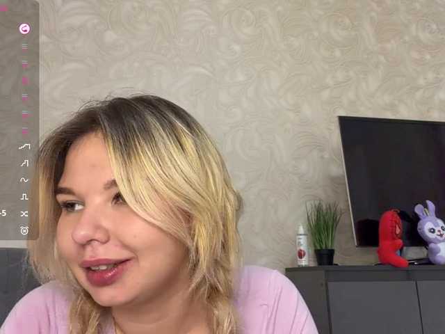VenitaLia live cam on BongaCams