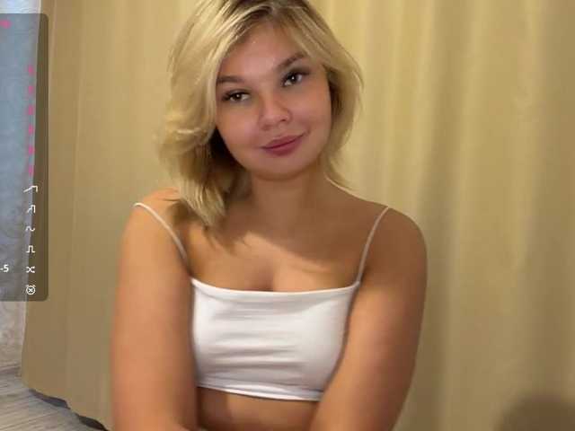 VenitaLia live cam on BongaCams