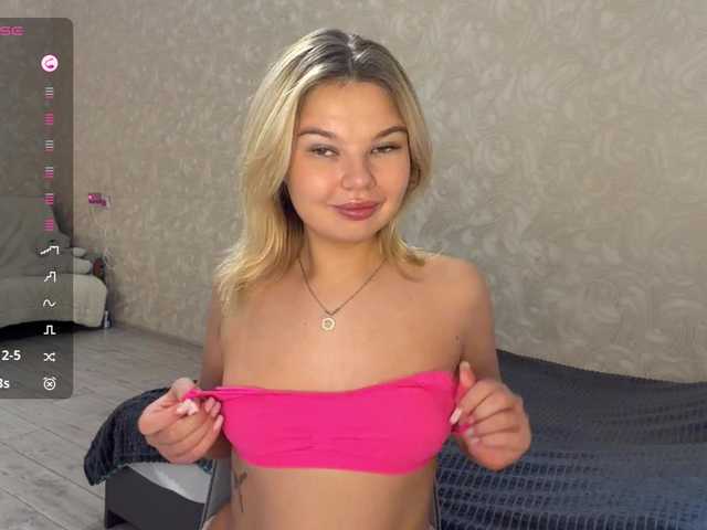 VenitaLia live cam on BongaCams