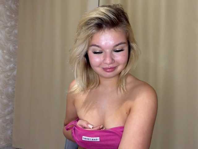 VenitaLia live cam on BongaCams