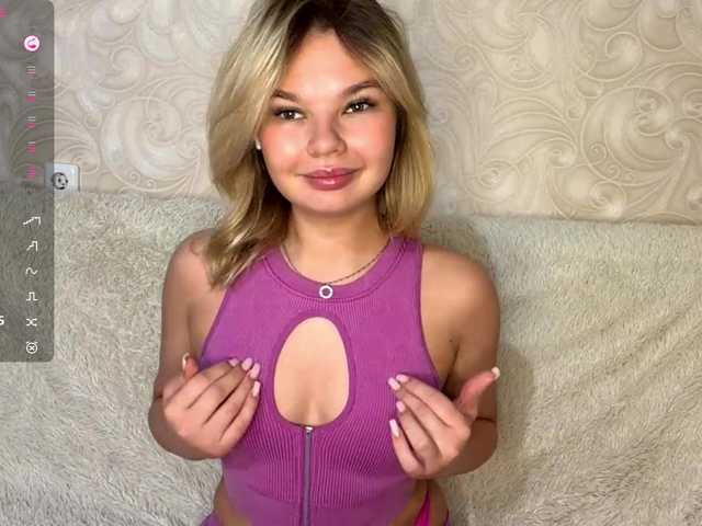 VenitaLia live cam on BongaCams