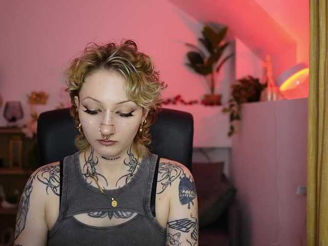 tattooedblondee18