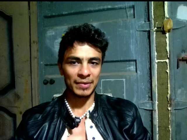 Hulio18Pro live webcam show