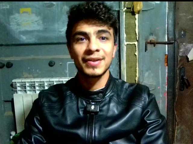 Hulio18Pro live webcam show